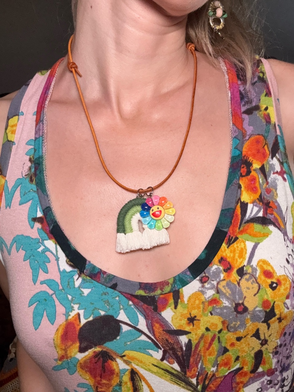 EKA Rainbow Macramé rainbow & Happy Daisy Leather necklace